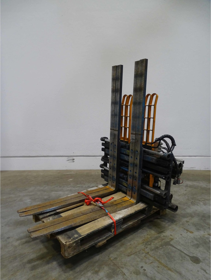 Attachment for Material handling equipment Attachment package 2 pieces: picture 1