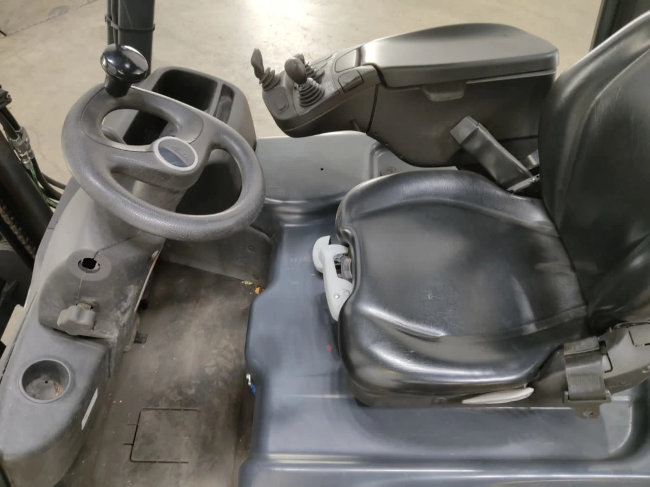 Linde E16C-02 - Electric forklift: picture 4 Linde E16C-02 - Electric forklift: picture 4