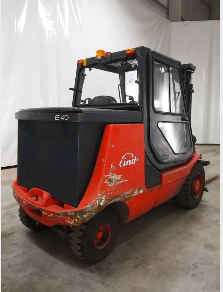 Linde E40P - Electric forklift: picture 2 Linde E40P - Electric forklift: picture 2