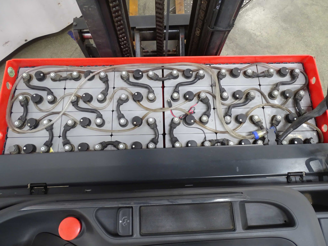 Linde R14HD - Reach truck: picture 5 Linde R14HD - Reach truck: picture 5