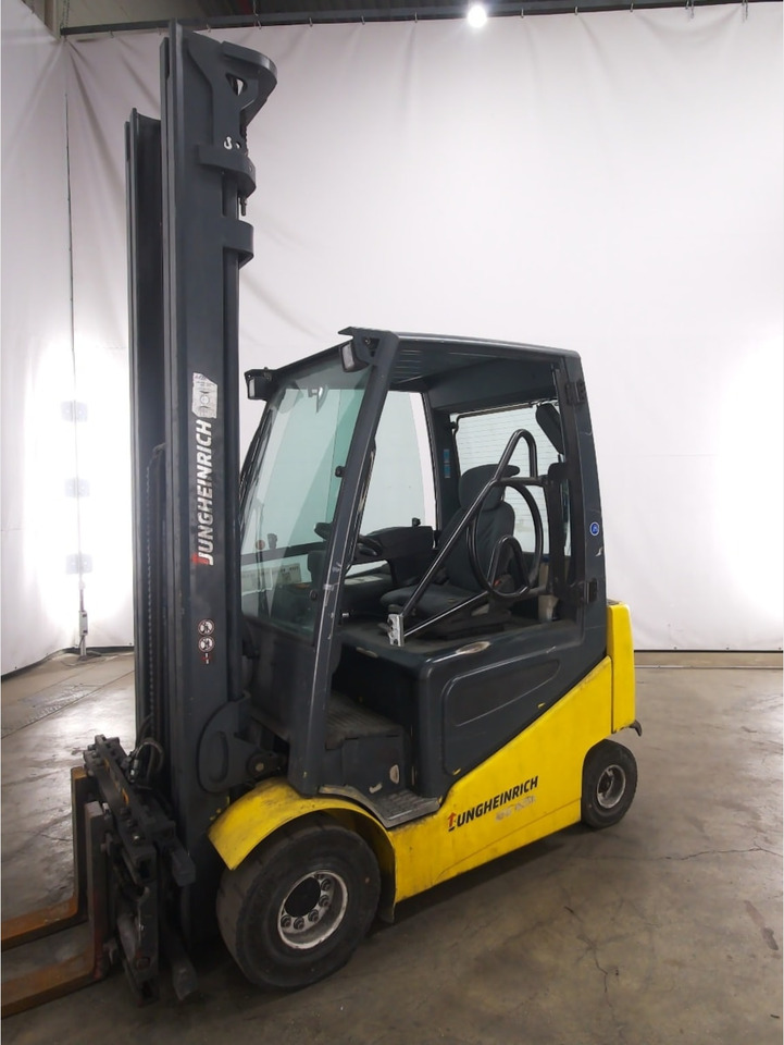 Package 3: JUNGHEINRICH EFG425K700DZ & EFG425 - Electric forklift: picture 2 Package 3: JUNGHEINRICH EFG425K700DZ & EFG425 - Electric forklift: picture 2