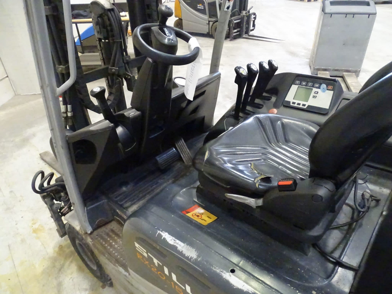 Electric forklift STILL RX20-15: picture 6