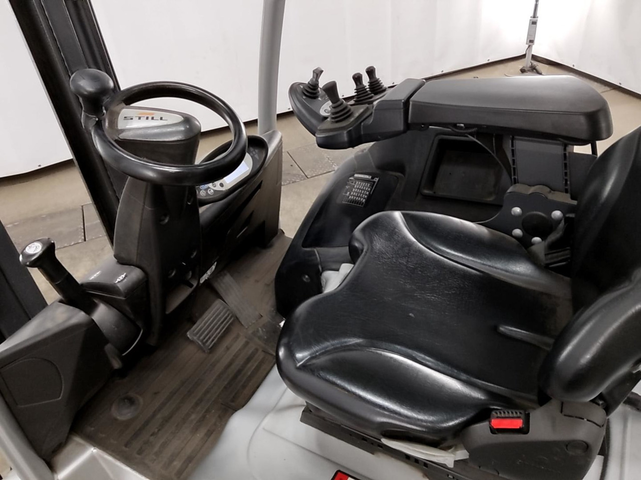 STILL RX60-30 - Electric forklift: picture 5 STILL RX60-30 - Electric forklift: picture 5