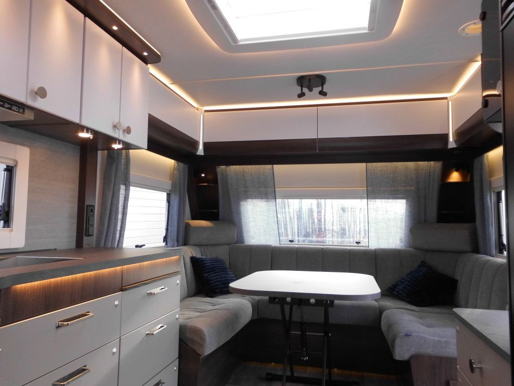 Polar 650 BSA Blueline Heckbad Einzelbetten 2xALDE ++ - Caravan: picture 1 Polar 650 BSA Blueline Heckbad Einzelbetten 2xALDE ++ - Caravan: picture 1