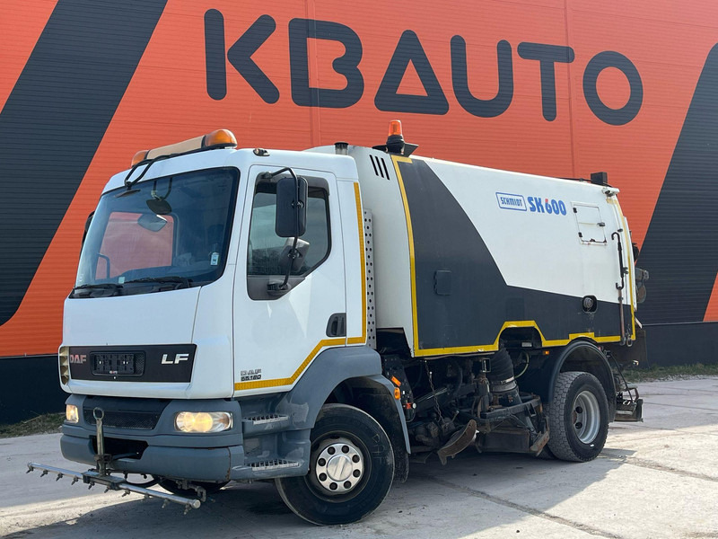 DAF LF 55.180 4x2 Schmidt SK 600 Dual LP - Road sweeper: picture 1 DAF LF 55.180 4x2 Schmidt SK 600 Dual LP - Road sweeper: picture 1