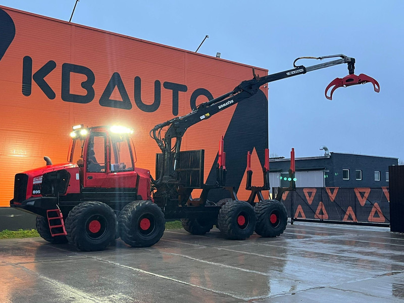 Komatsu 895 8x8 LOADFLEX / CRANE 165F - Forestry trailer: picture 1 Komatsu 895 8x8 LOADFLEX / CRANE 165F - Forestry trailer: picture 1