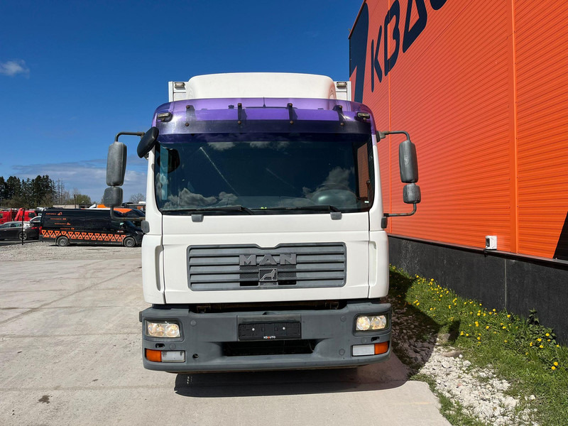 MAN TGL 12.240 4x2 BOX L=6812 mm - Box truck: picture 2 MAN TGL 12.240 4x2 BOX L=6812 mm - Box truck: picture 2