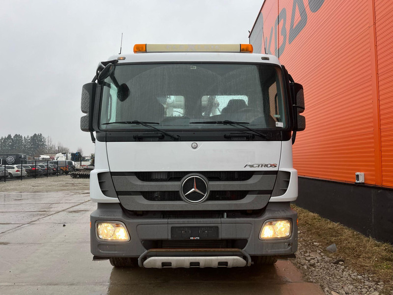 Mercedes-Benz Actros 2636 6x4 FOR SALE AS CHASSIS / ONLY 28159 km / V6 ENGINE / FULL STEEL - Cab chassis truck: picture 2 Mercedes-Benz Actros 2636 6x4 FOR SALE AS CHASSIS / ONLY 28159 km / V6 ENGINE / FULL STEEL - Cab chassis truck: picture 2