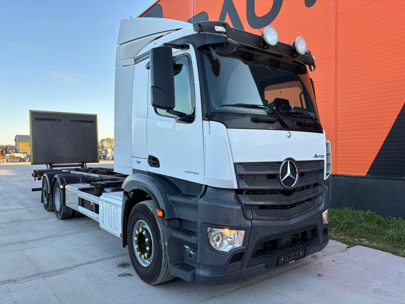 Mercedes-Benz Antos 2545 6x2 RETARDER / CHASSIS L=7812 mm - Container transporter/ Swap body truck: picture 4 Mercedes-Benz Antos 2545 6x2 RETARDER / CHASSIS L=7812 mm - Container transporter/ Swap body truck: picture 4