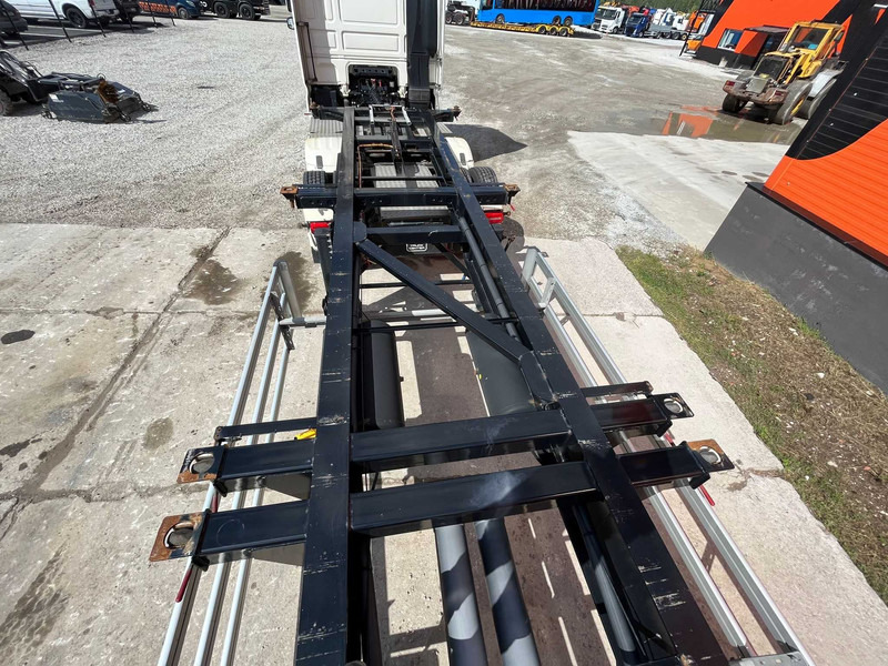 Container transporter/ Swap body semi-trailer SDC TRAILERS Semitrailer: picture 10