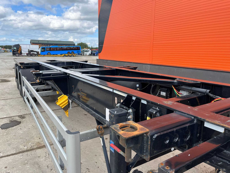Container transporter/ Swap body semi-trailer SDC TRAILERS Semitrailer: picture 9