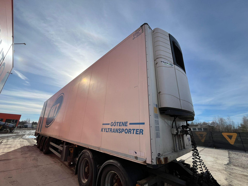 Schmitz Cargobull SCBS3B CARRIER Vector 1550 / BOX L=13396 mm - Refrigerator trailer: picture 1 Schmitz Cargobull SCBS3B CARRIER Vector 1550 / BOX L=13396 mm - Refrigerator trailer: picture 1