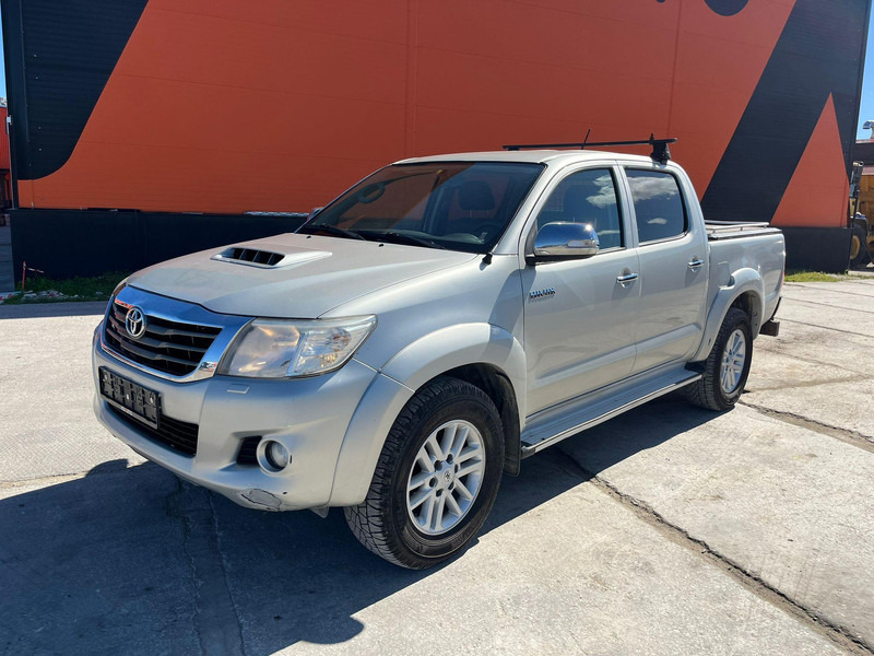 Toyota Hilux 4x4 - Car: picture 2 Toyota Hilux 4x4 - Car: picture 2