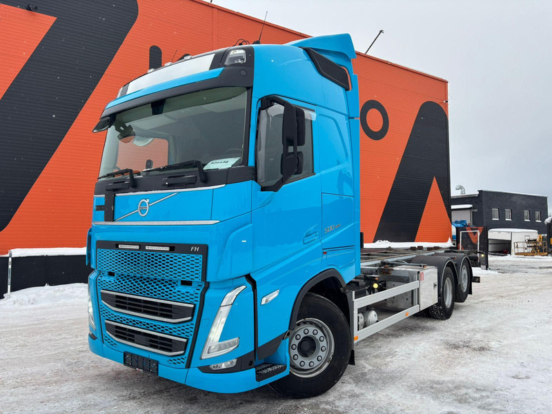Volvo FH 500 6x2 FOR SALE AS CHASSIS / 9 TON FRONT AXLE / RETARDER - Cab chassis truck: picture 2 Volvo FH 500 6x2 FOR SALE AS CHASSIS / 9 TON FRONT AXLE / RETARDER - Cab chassis truck: picture 2