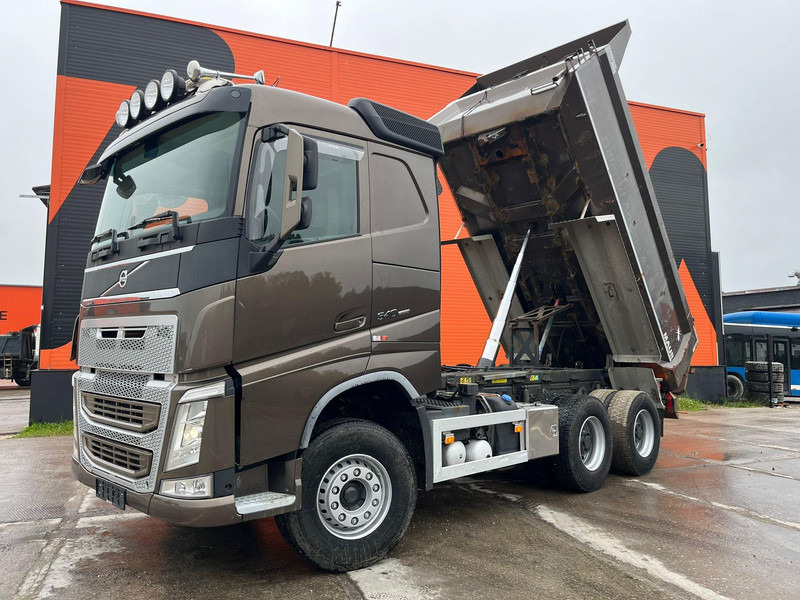 Volvo FH 540 6x4 RETARDER / TANDEM AXLE LIFT / BIG AXLES / BOX L=4487 mm - Tipper: picture 2 Volvo FH 540 6x4 RETARDER / TANDEM AXLE LIFT / BIG AXLES / BOX L=4487 mm - Tipper: picture 2