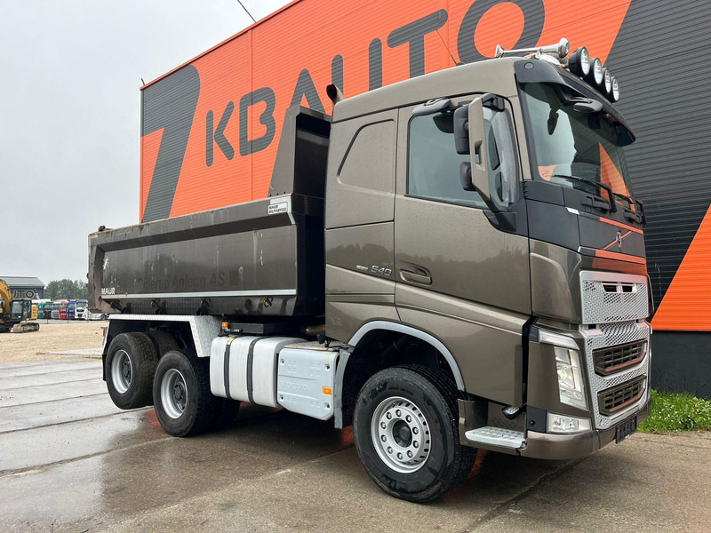Volvo FH 540 6x4 RETARDER / TANDEM AXLE LIFT / BIG AXLES / BOX L=4487 mm - Tipper: picture 4 Volvo FH 540 6x4 RETARDER / TANDEM AXLE LIFT / BIG AXLES / BOX L=4487 mm - Tipper: picture 4