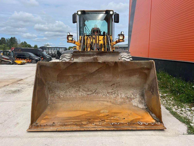 Volvo L 90 F 4x4 CENTRAL LUBRICATION / AC - Wheel loader: picture 3 Volvo L 90 F 4x4 CENTRAL LUBRICATION / AC - Wheel loader: picture 3