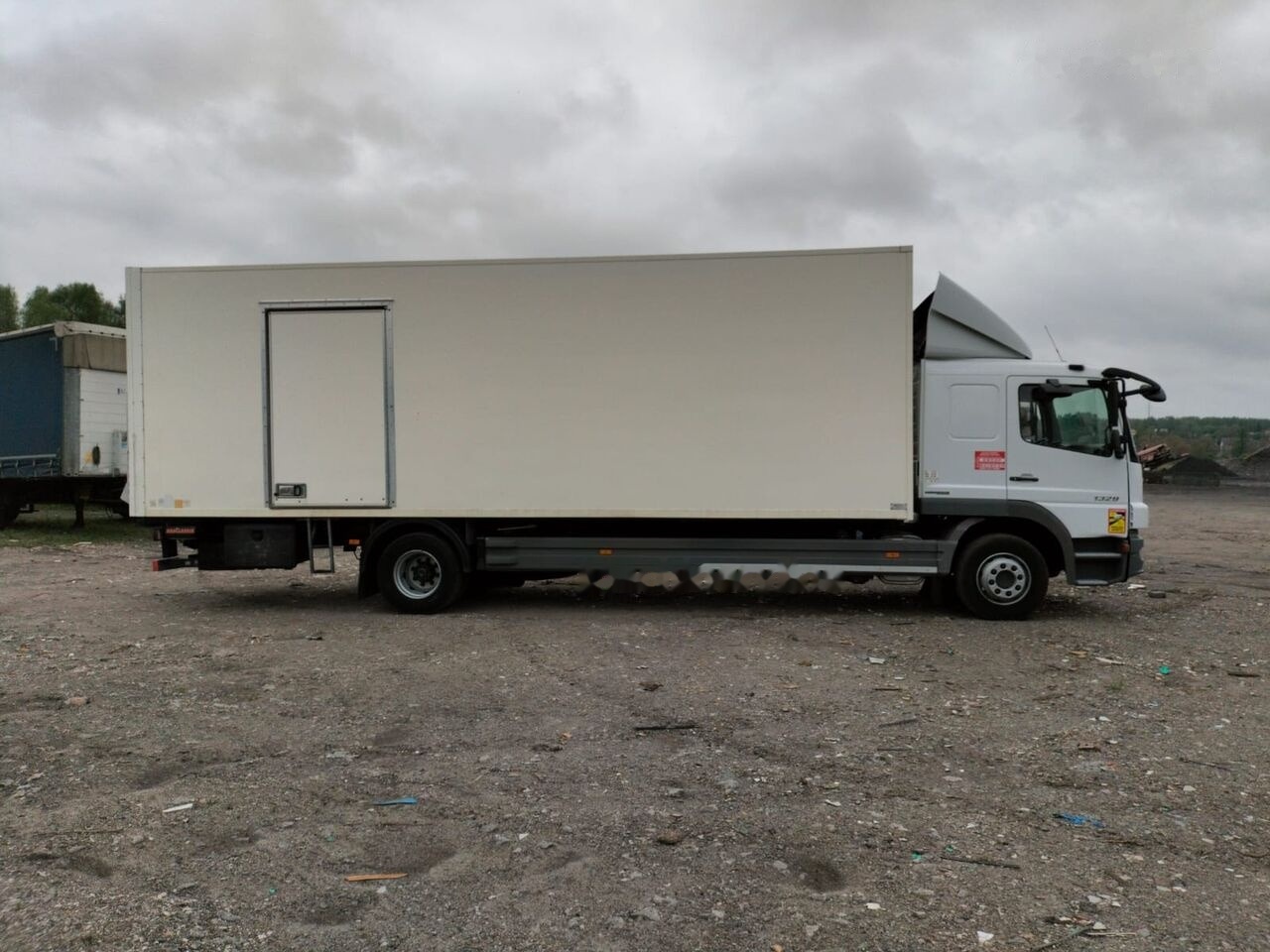 Mercedes-Benz ATEGO 1329 - Isothermal truck: picture 3 Mercedes-Benz ATEGO 1329 - Isothermal truck: picture 3