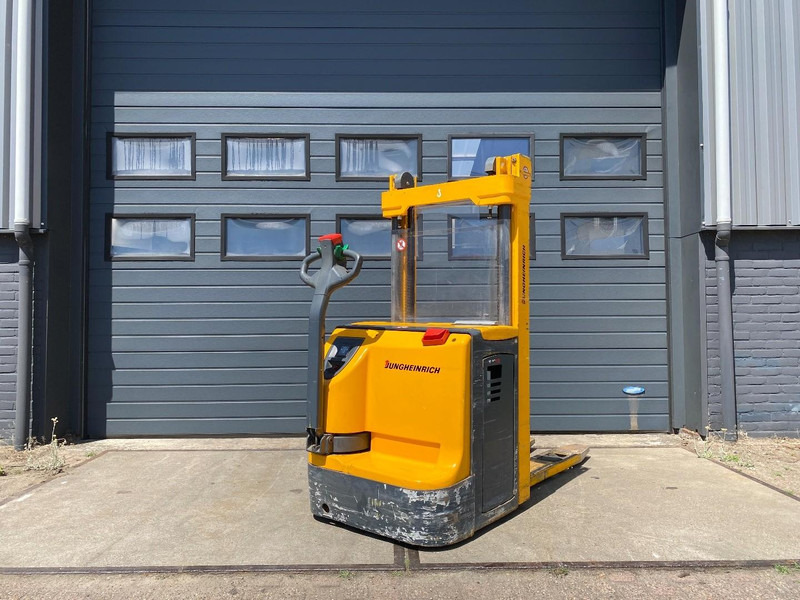 Jungheinrich EJC12 - Stacker: picture 4 Jungheinrich EJC12 - Stacker: picture 4