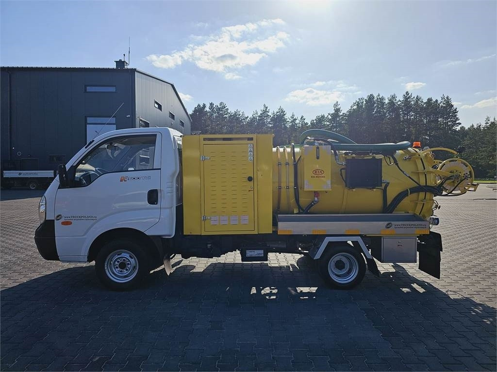 Isuzu Kia on categories B COMBI WUKO FOR DUCT CLEANING 2 - Vacuum truck: picture 4 Isuzu Kia on categories B COMBI WUKO FOR DUCT CLEANING 2 - Vacuum truck: picture 4