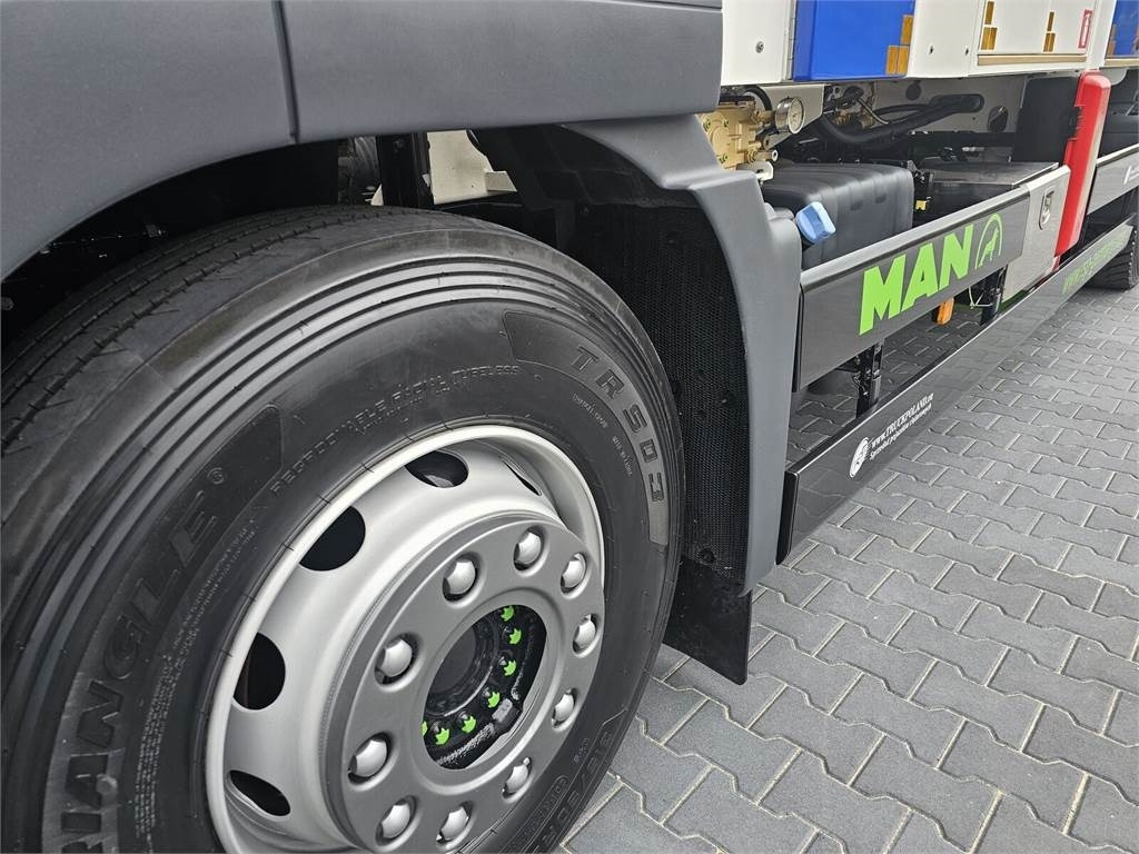 MAN RSP ESE 18/4-KM Saugbagger vacuum cleaner excavato - Vacuum truck: picture 2 MAN RSP ESE 18/4-KM Saugbagger vacuum cleaner excavato - Vacuum truck: picture 2