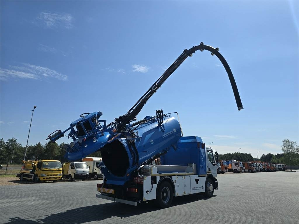 Renault 4x2 WUKO RIVARD for collecting liquid waste - Municipal/ Special vehicle: picture 1 Renault 4x2 WUKO RIVARD for collecting liquid waste - Municipal/ Special vehicle: picture 1
