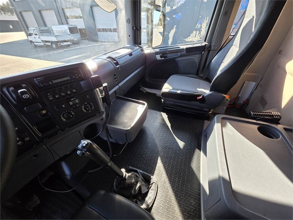 Scania Larsen FlexVac 311 Vacuum suction loader - Municipal/ Special vehicle: picture 2 Scania Larsen FlexVac 311 Vacuum suction loader - Municipal/ Special vehicle: picture 2