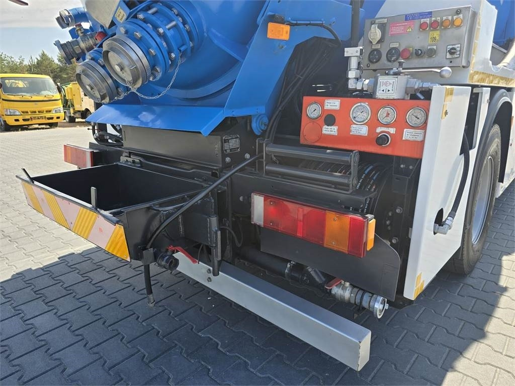 Vacuum truck Renault 4x2 WUKO RIVARD for collecting liquid waste: picture 18