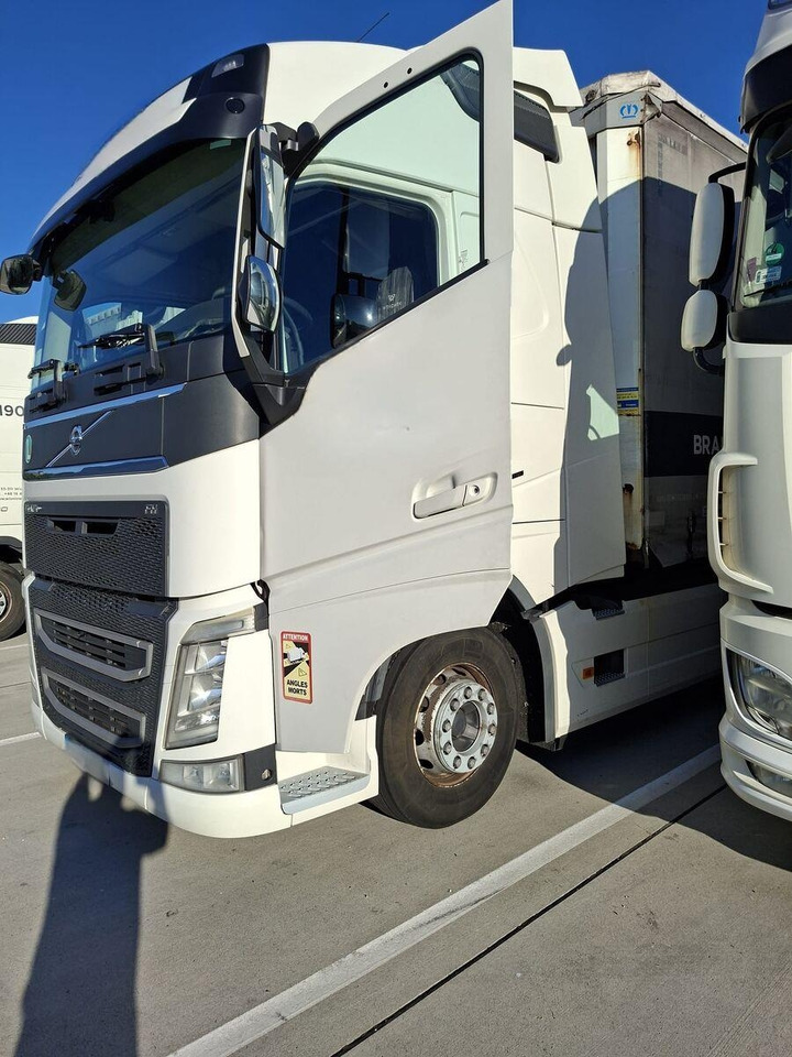 Volvo FH13 STANDARD AUTOMAT 460 KM 2015 - Tractor unit: picture 2 Volvo FH13 STANDARD AUTOMAT 460 KM 2015 - Tractor unit: picture 2