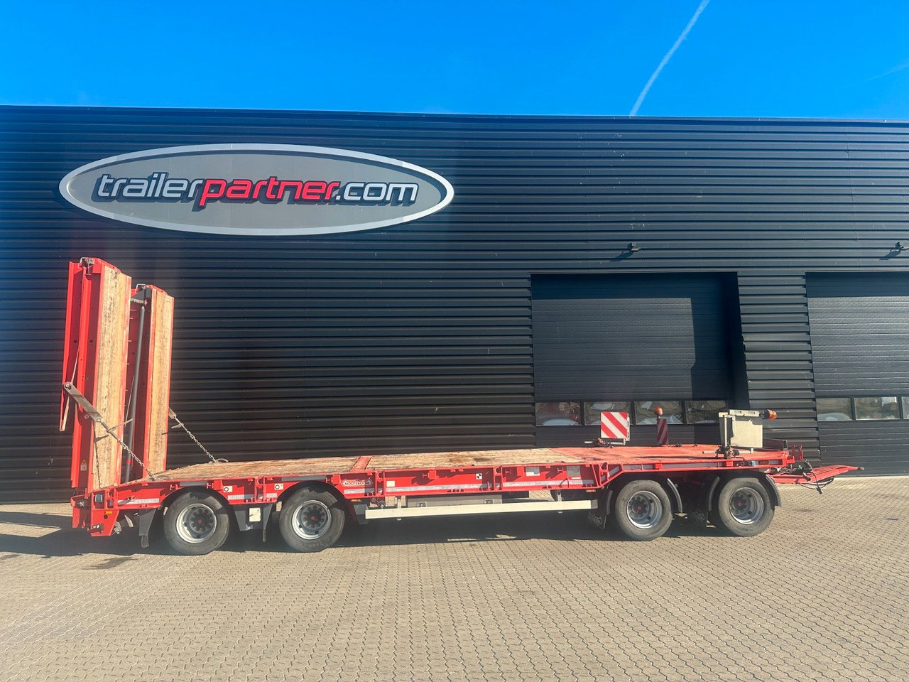 Nooteboom 4 achs anhänger / Doppelt rampen - Low loader trailer: picture 1 Nooteboom 4 achs anhänger / Doppelt rampen - Low loader trailer: picture 1