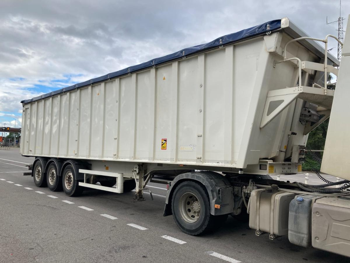 Benalu C39C16 - Tipper semi-trailer: picture 3 Benalu C39C16 - Tipper semi-trailer: picture 3