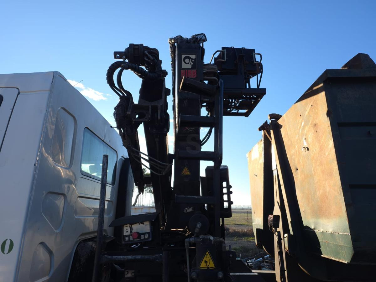 Renault C 370 DCI - Hook lift truck: picture 4 Renault C 370 DCI - Hook lift truck: picture 4