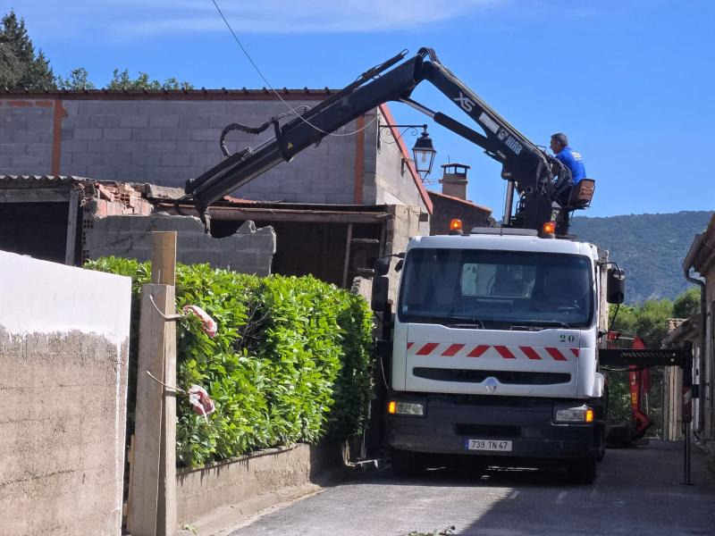 Renault C 370 DCI - Hook lift truck: picture 2 Renault C 370 DCI - Hook lift truck: picture 2