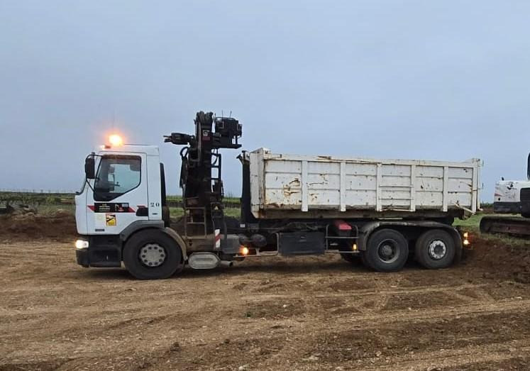 Renault C 370 DCI - Hook lift truck: picture 1 Renault C 370 DCI - Hook lift truck: picture 1