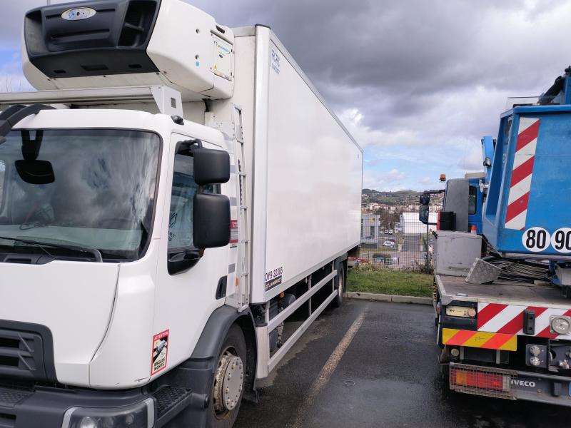 Renault D-Series Wide 320 - Refrigerator truck: picture 1 Renault D-Series Wide 320 - Refrigerator truck: picture 1