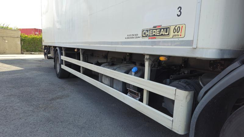 Renault Midlum 270 DXI - Refrigerator truck: picture 2 Renault Midlum 270 DXI - Refrigerator truck: picture 2