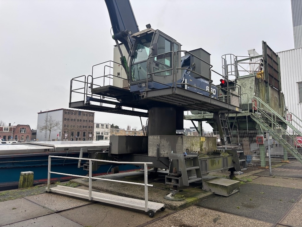 Sennebogen 830 Electric / 830A - Waste/ Industry handler: picture 2 Sennebogen 830 Electric / 830A - Waste/ Industry handler: picture 2