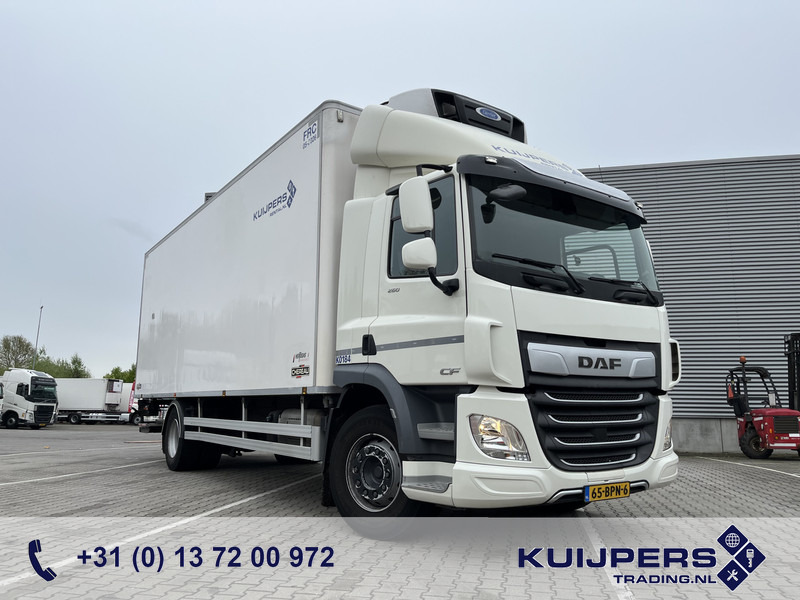 DAF CF 260 FA / Carrier Koeler - 30 gr / Chereau Frigobox / Laadklep 2000 kg - Refrigerator truck: picture 1 DAF CF 260 FA / Carrier Koeler - 30 gr / Chereau Frigobox / Laadklep 2000 kg - Refrigerator truck: picture 1