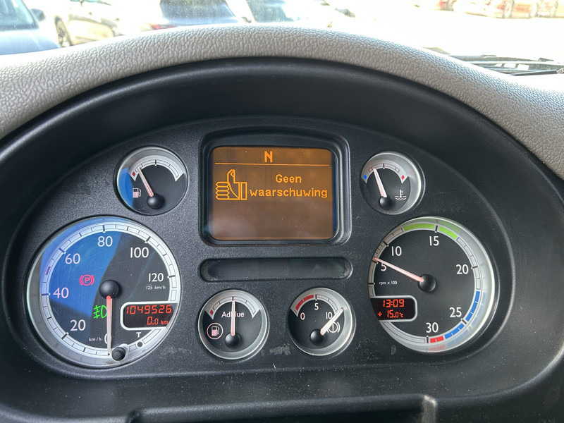 DAF CF 75 310 Euro 5 / Curtainside Box / Loadlift / Trailer Coupling - Curtain side truck: picture 4 DAF CF 75 310 Euro 5 / Curtainside Box / Loadlift / Trailer Coupling - Curtain side truck: picture 4