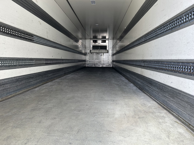H.T.F. HZO 39 / Carrier Vector 1800 Frigo / Loadlift 2500 kg / APK TUV 01-26 - Refrigerator semi-trailer: picture 3 H.T.F. HZO 39 / Carrier Vector 1800 Frigo / Loadlift 2500 kg / APK TUV 01-26 - Refrigerator semi-trailer: picture 3