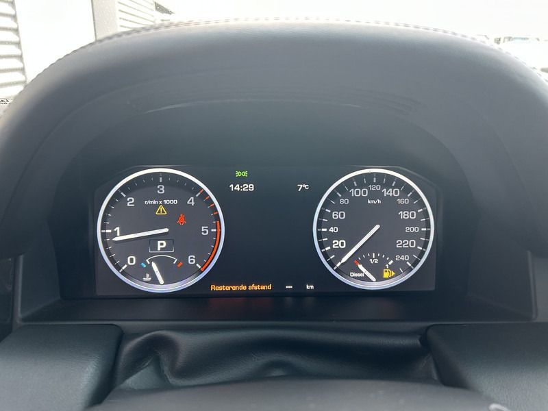 Land Rover Range Rover Vogue TD V8 / Leder / APK TUV 05-26 - Small van: picture 5 Land Rover Range Rover Vogue TD V8 / Leder / APK TUV 05-26 - Small van: picture 5
