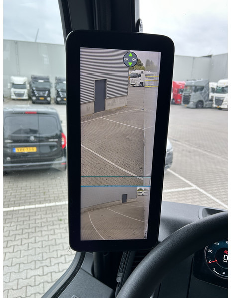 Mercedes-Benz Actros 2124 / Carrier Koeler -30 gr / Cheraeu / Laadklep / APK 11-26 leasing Mercedes-Benz Actros 2124 / Carrier Koeler -30 gr / Cheraeu / Laadklep / APK 11-26: picture 6 Mercedes-Benz Actros 2124 / Carrier Koeler -30 gr / Cheraeu / Laadklep / APK 11-26 leasing Mercedes-Benz Actros 2124 / Carrier Koeler -30 gr / Cheraeu / Laadklep / APK 11-26: picture 6