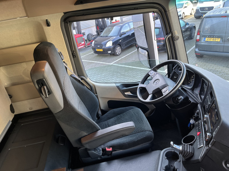 Mercedes-Benz Actros 2124 StreamSpace / 410 dkm / Box 7.5 mtr / Laadklep / APK 08-25 - Box truck: picture 3 Mercedes-Benz Actros 2124 StreamSpace / 410 dkm / Box 7.5 mtr / Laadklep / APK 08-25 - Box truck: picture 3