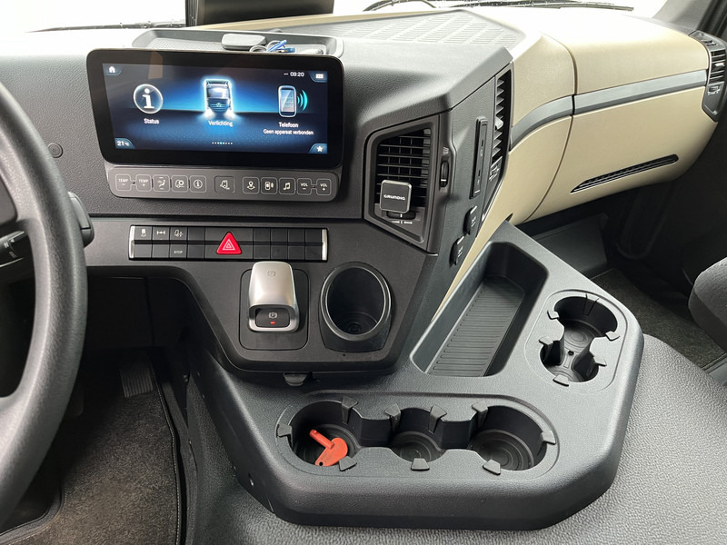 Mercedes-Benz Actros 2127 / Schuifzeil Box / Laadklep / APK 07-25 - Curtain side truck: picture 5 Mercedes-Benz Actros 2127 / Schuifzeil Box / Laadklep / APK 07-25 - Curtain side truck: picture 5