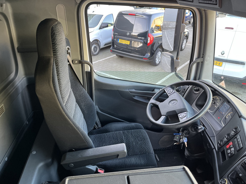 Mercedes-Benz Atego 818 / 8 Ton / 694 dkm / Box / Loadlift / APK TUV 07-25 - Box truck: picture 3 Mercedes-Benz Atego 818 / 8 Ton / 694 dkm / Box / Loadlift / APK TUV 07-25 - Box truck: picture 3
