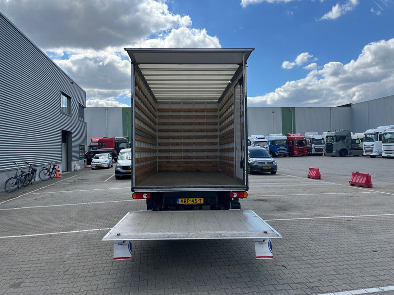 Mercedes-Benz Sprinter 515 1.9 CDI / Box 4.4 mtr / Laadklep / Zijdeur - Closed box van: picture 5 Mercedes-Benz Sprinter 515 1.9 CDI / Box 4.4 mtr / Laadklep / Zijdeur - Closed box van: picture 5