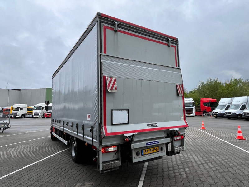 Renault D 210 Euro 6 / 12 Ton / 282 dkm / Schuifzeil / Laadklep / NL truck - Curtain side truck: picture 2 Renault D 210 Euro 6 / 12 Ton / 282 dkm / Schuifzeil / Laadklep / NL truck - Curtain side truck: picture 2