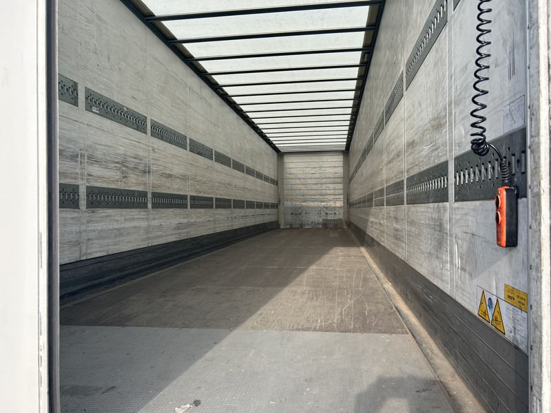 Schmitz Cargobull SCB S3B / Box / Loadlift / 2x Liftas / APK 03-26 - Closed box semi-trailer: picture 3 Schmitz Cargobull SCB S3B / Box / Loadlift / 2x Liftas / APK 03-26 - Closed box semi-trailer: picture 3