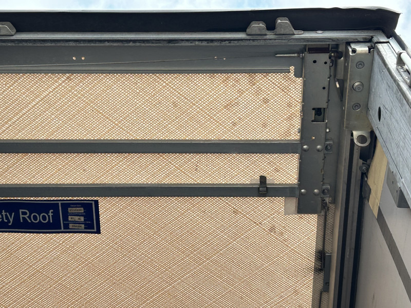 Schmitz Cargobull SCB S3T / Schuifzeil / Kooi Aap / Lift + Stuuras / APK 05-26 - Curtainsider semi-trailer: picture 4 Schmitz Cargobull SCB S3T / Schuifzeil / Kooi Aap / Lift + Stuuras / APK 05-26 - Curtainsider semi-trailer: picture 4