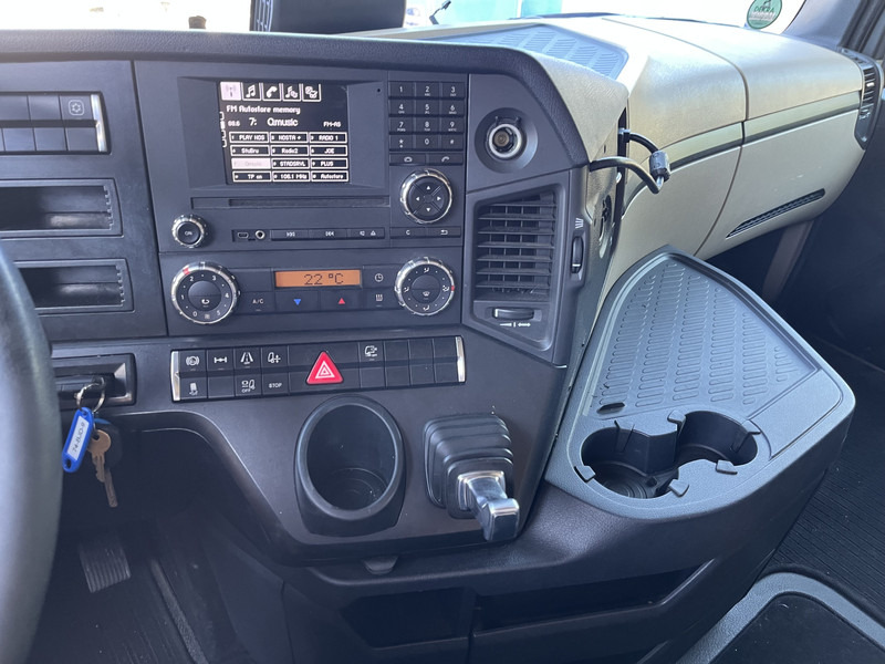 Mercedes-Benz Actros 1842 Streamspace / 838 dkm / 2 Tanks / NL Truck - Tractor unit: picture 5 Mercedes-Benz Actros 1842 Streamspace / 838 dkm / 2 Tanks / NL Truck - Tractor unit: picture 5